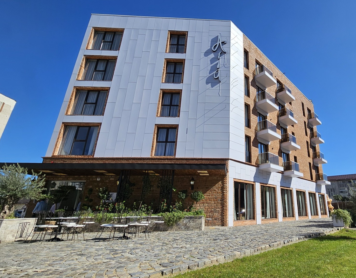 Primul boutique hotel din municipiul Târgovişte, realizat prin REGIO